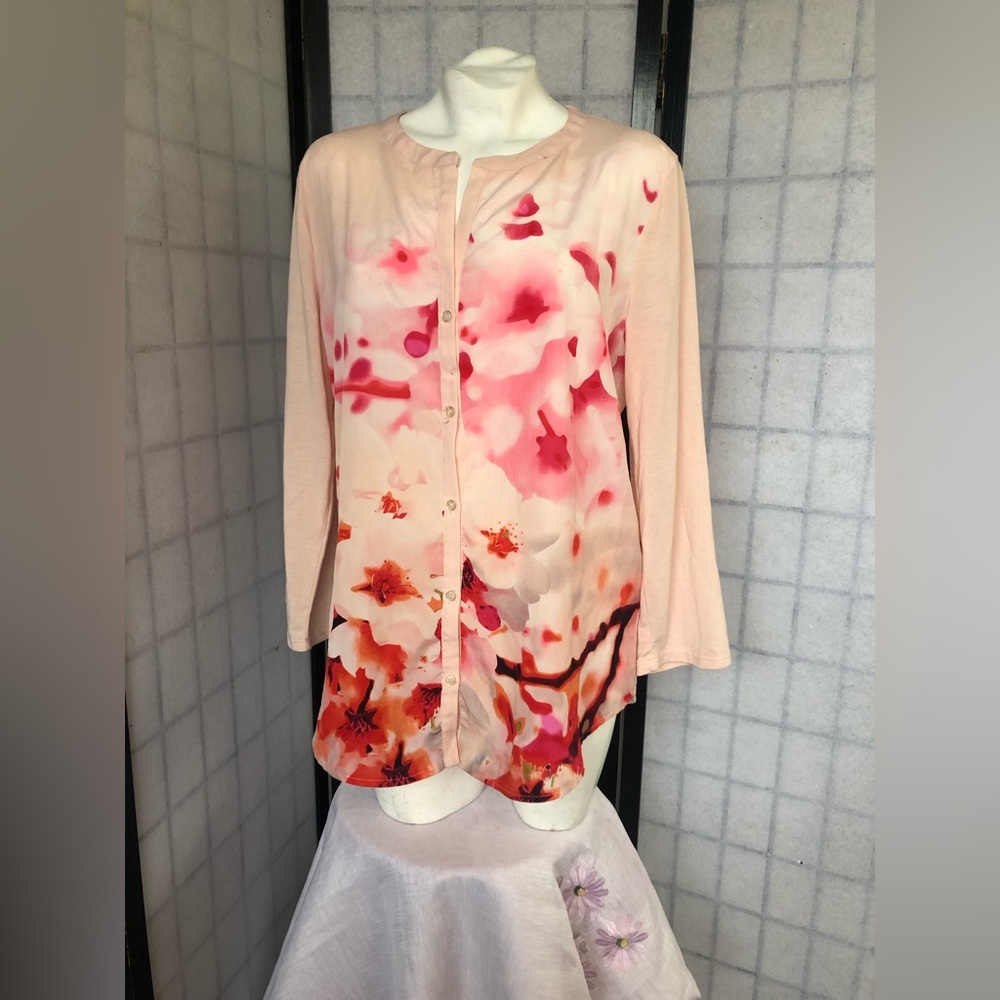 Pretty Peachy pink with fuchsia ladies top size L